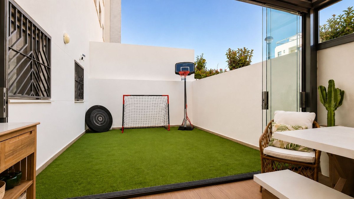 4 Bed Ground Floor Apartment in Torremolinos