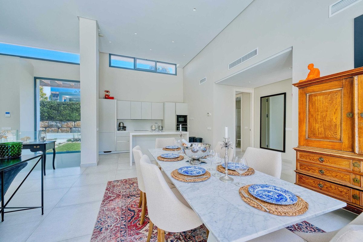 4 Bed Detached Villa in Atalaya