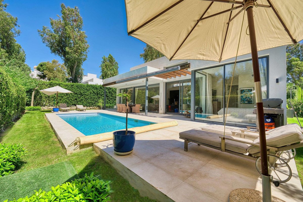 4 Bed Detached Villa in Atalaya