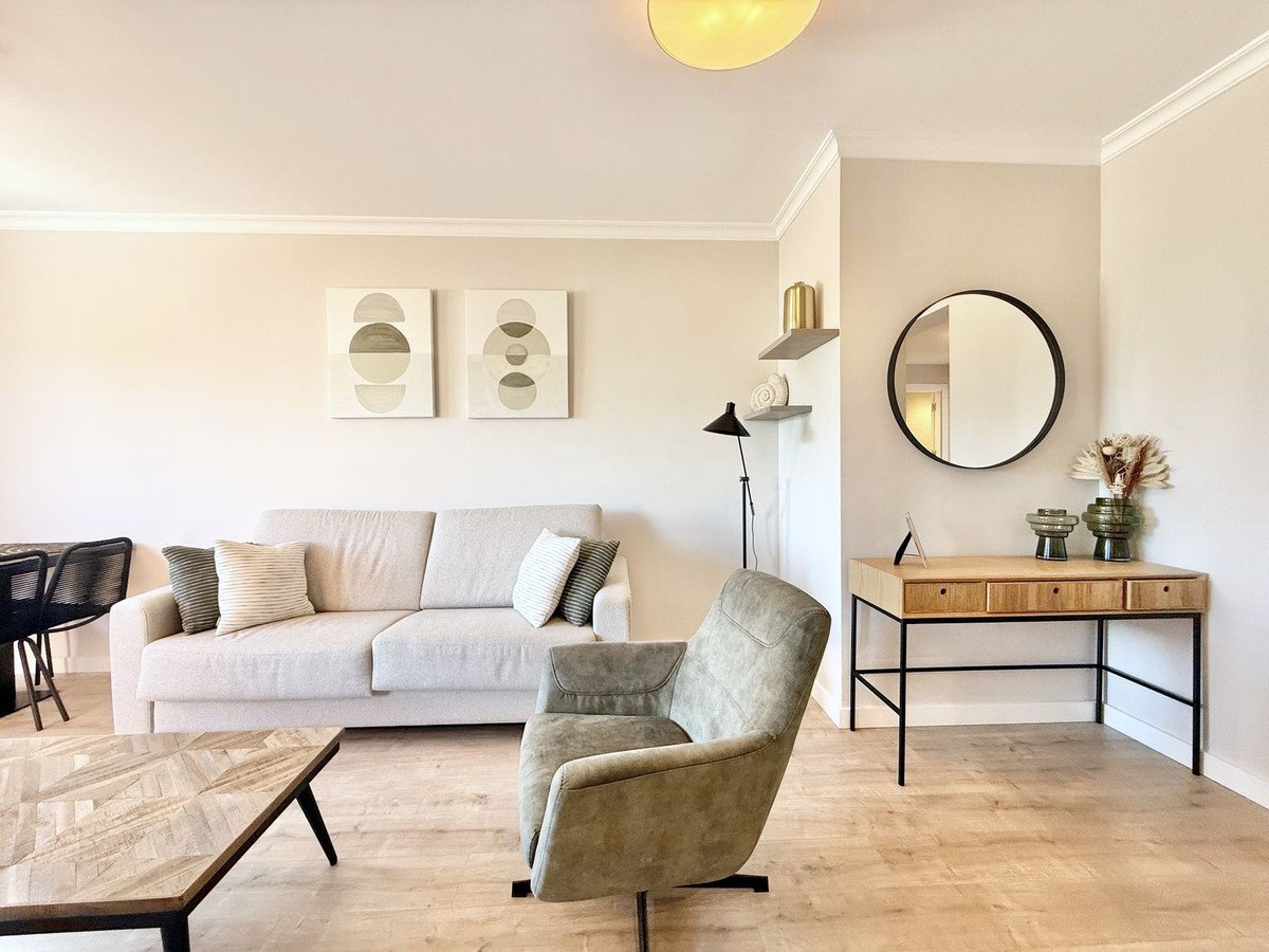 1 Bed Top Floor Apartment in Benahavís