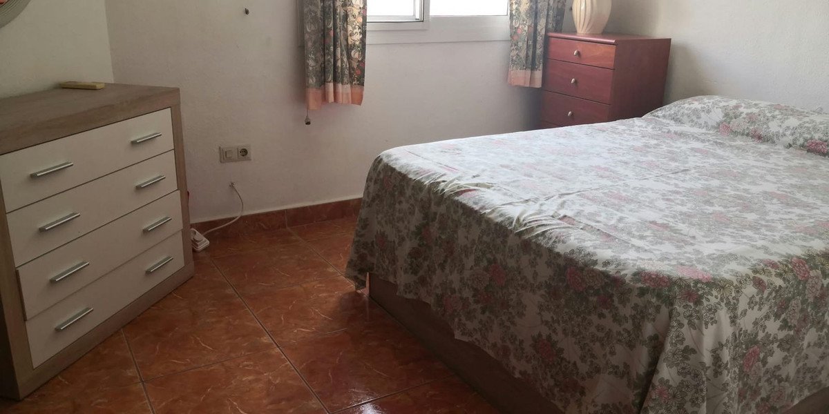 2 Bed Middle Floor Apartment in Fuengirola