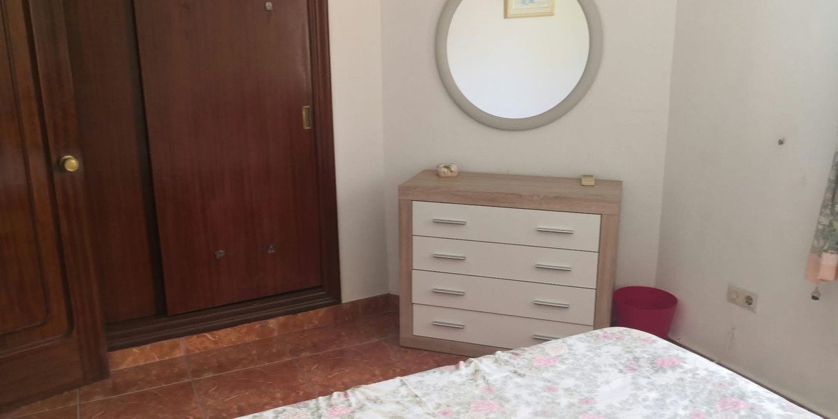 2 Bed Middle Floor Apartment in Fuengirola