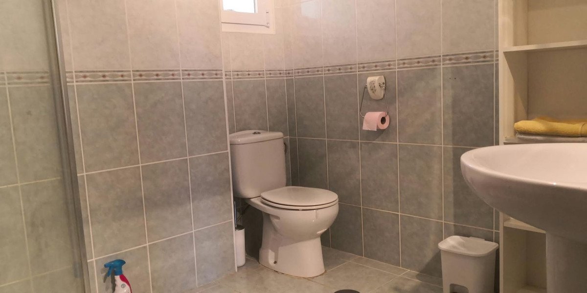 2 Bed Middle Floor Apartment in Fuengirola
