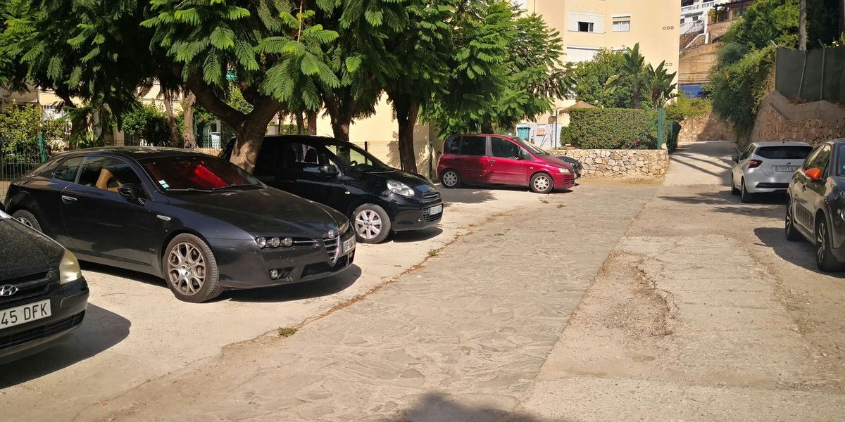 2 Bed Middle Floor Apartment in Fuengirola