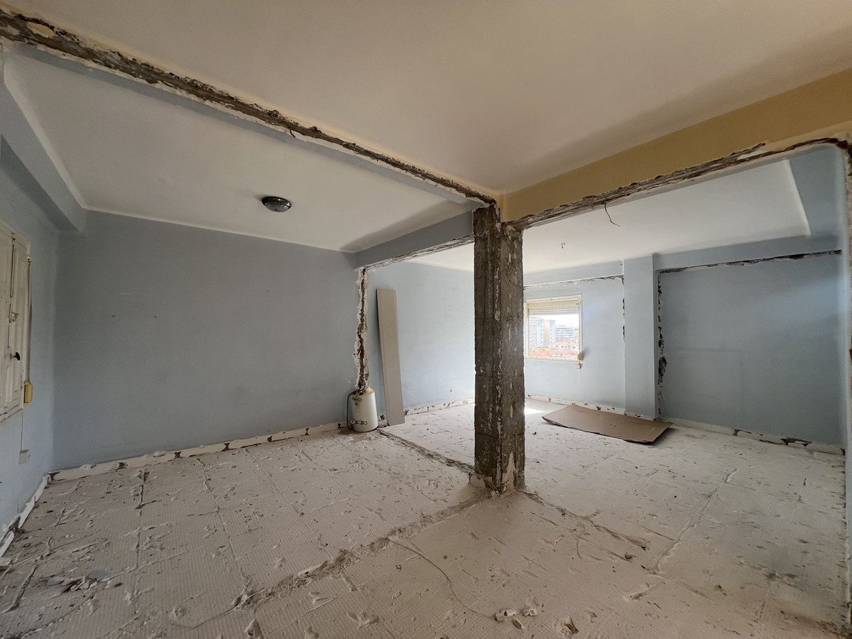 3 Bed Middle Floor Apartment in Málaga