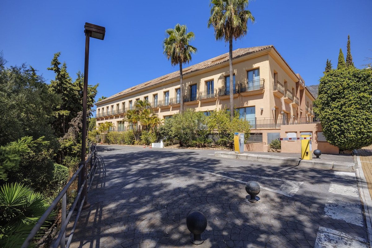 Office in Marbesa