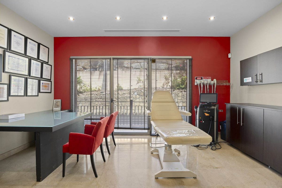 Office in Marbesa