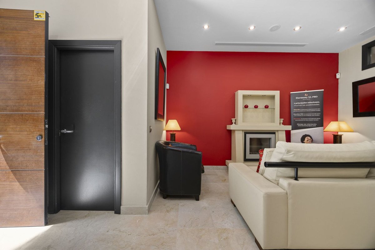 Office in Marbesa