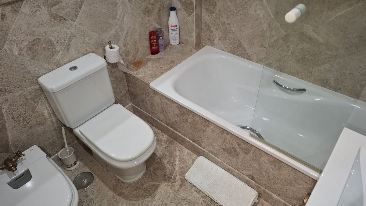2 Bed Top Floor Apartment in Manilva