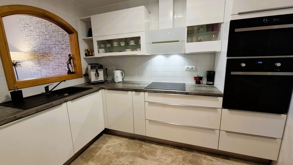 2 Bed Top Floor Apartment in Manilva