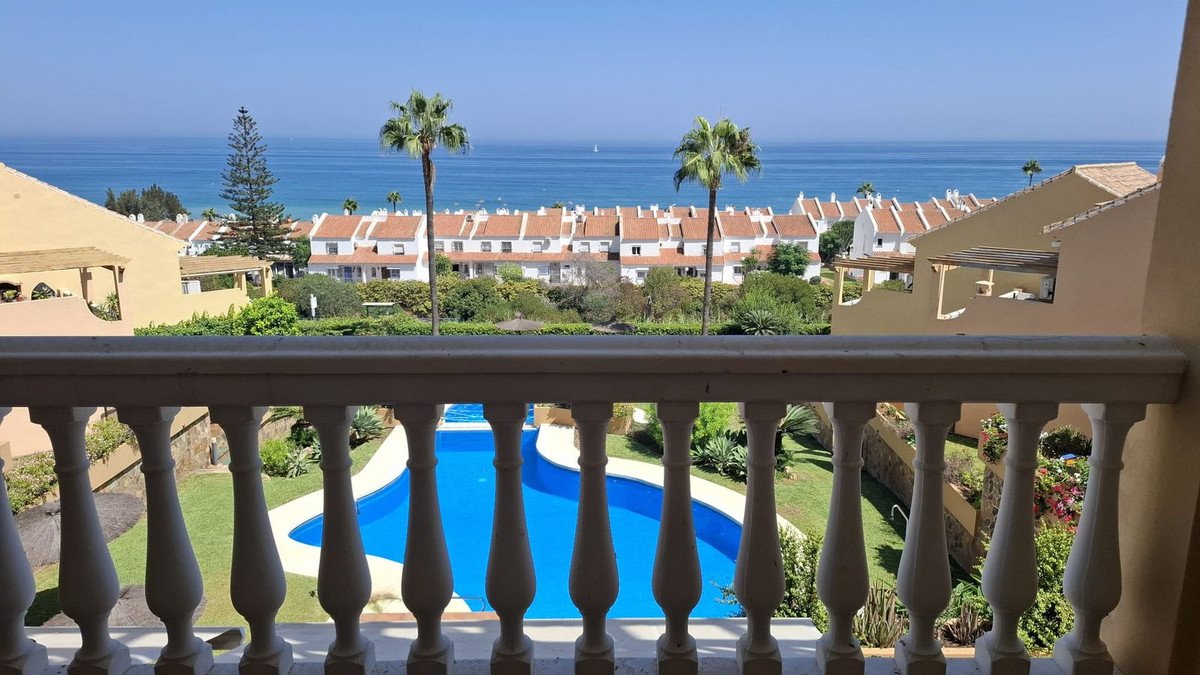 2 Bed Top Floor Apartment in Manilva