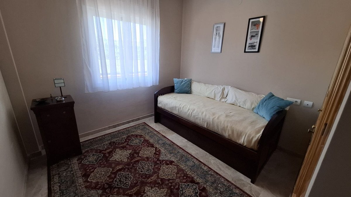 2 Bed Top Floor Apartment in Manilva