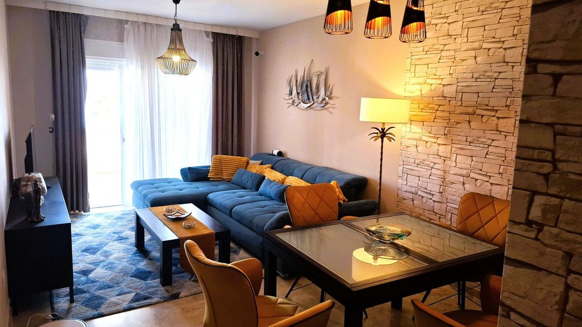 2 Bed Top Floor Apartment in Manilva