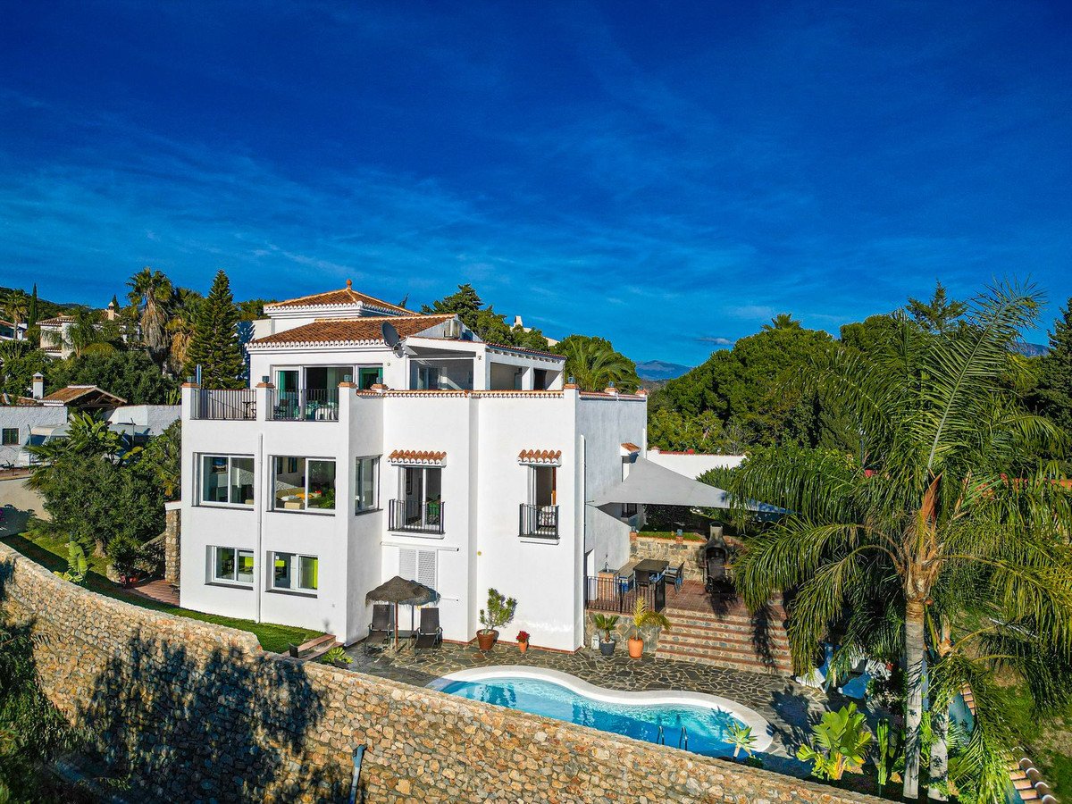 4 Bed Detached Villa in Salobreña