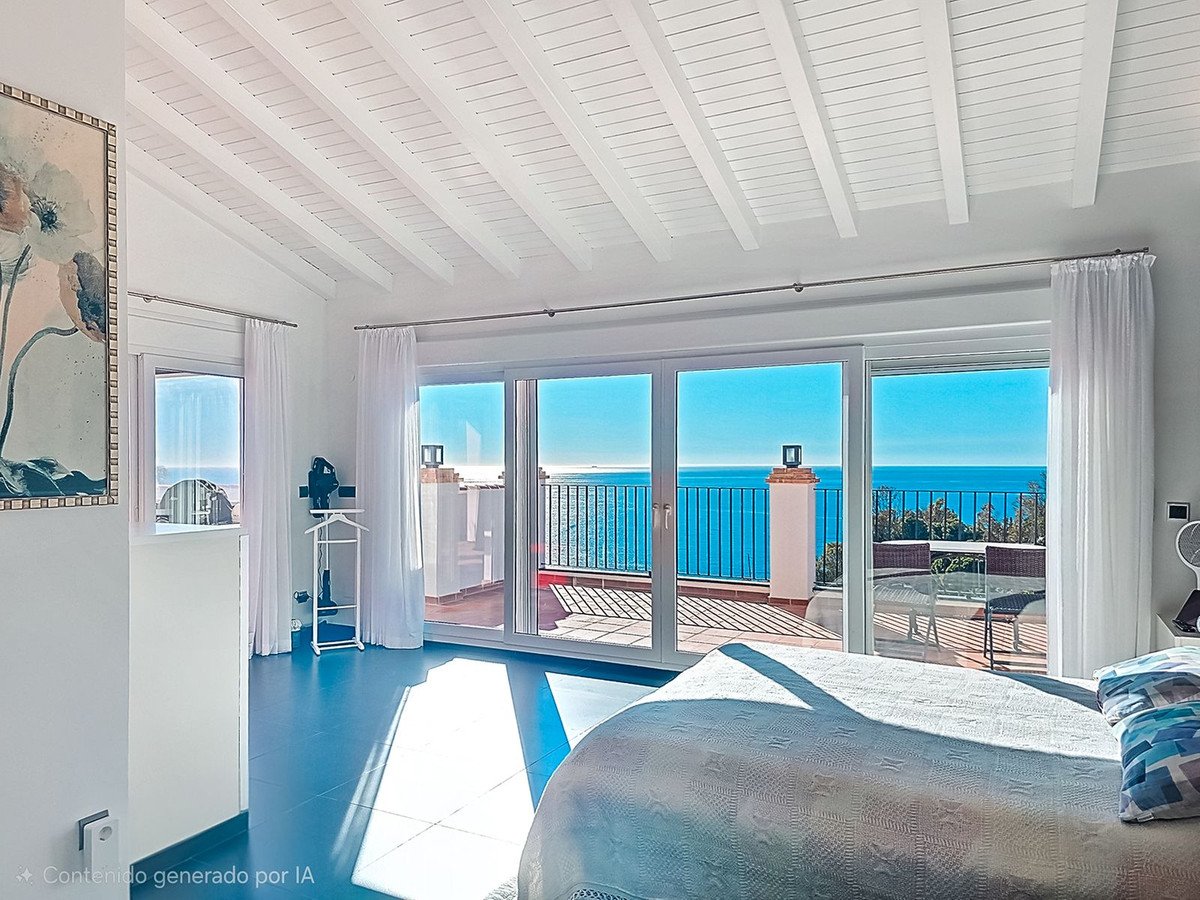 4 Bed Detached Villa in Salobreña