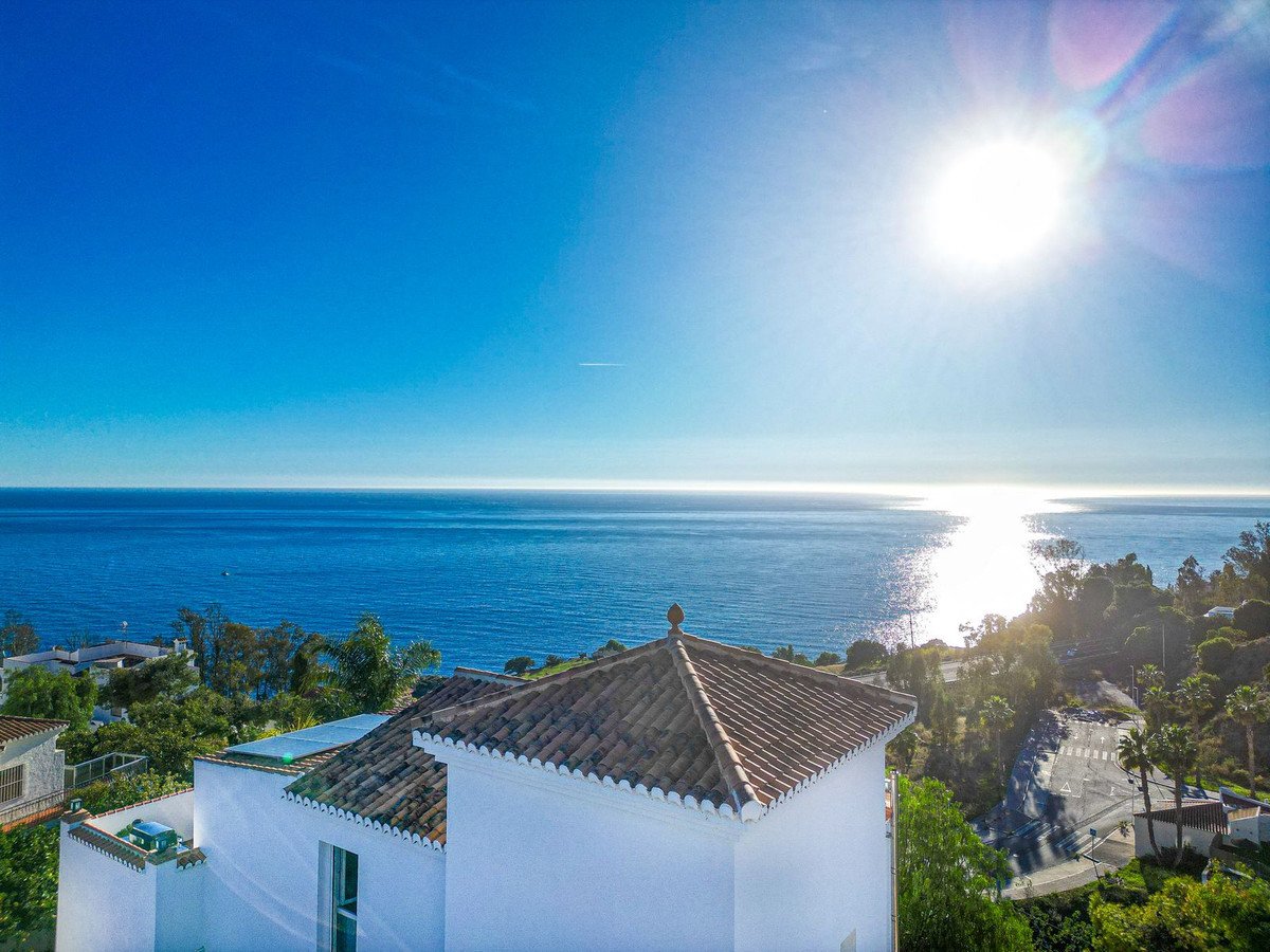 4 Bed Detached Villa in Salobreña