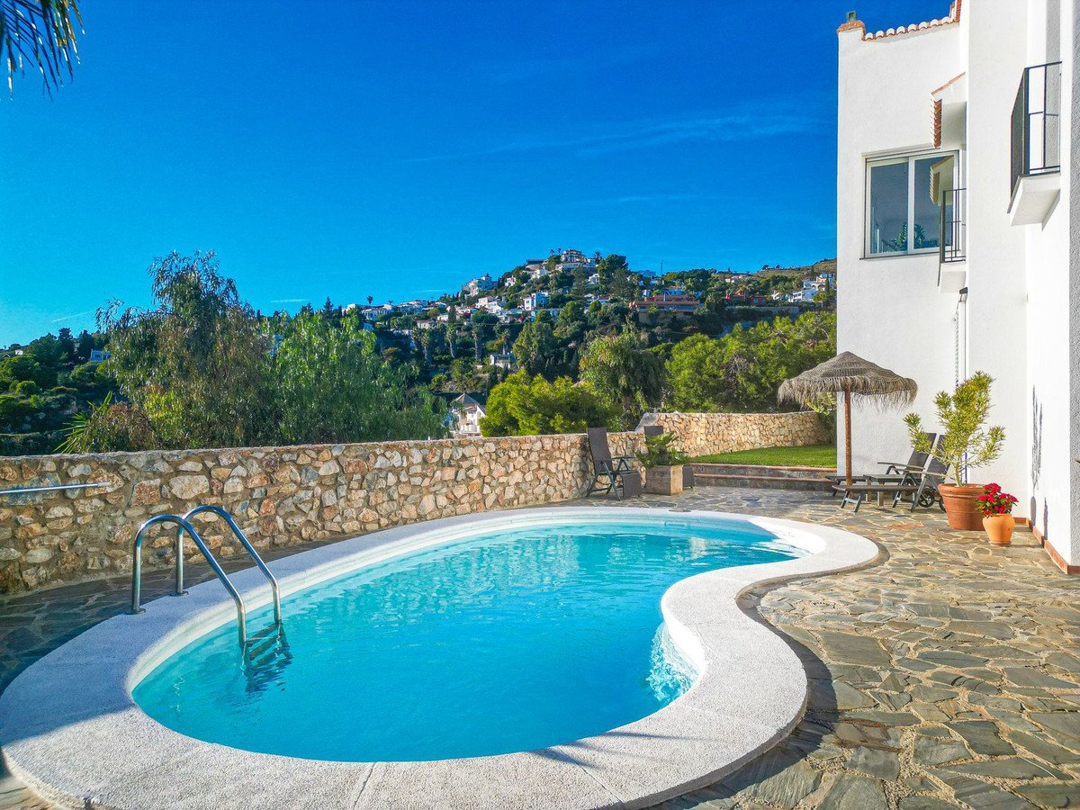 4 Bed Detached Villa in Salobreña