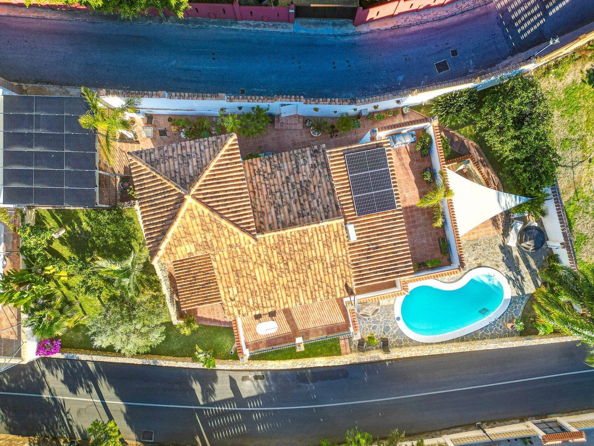 4 Bed Detached Villa in Salobreña