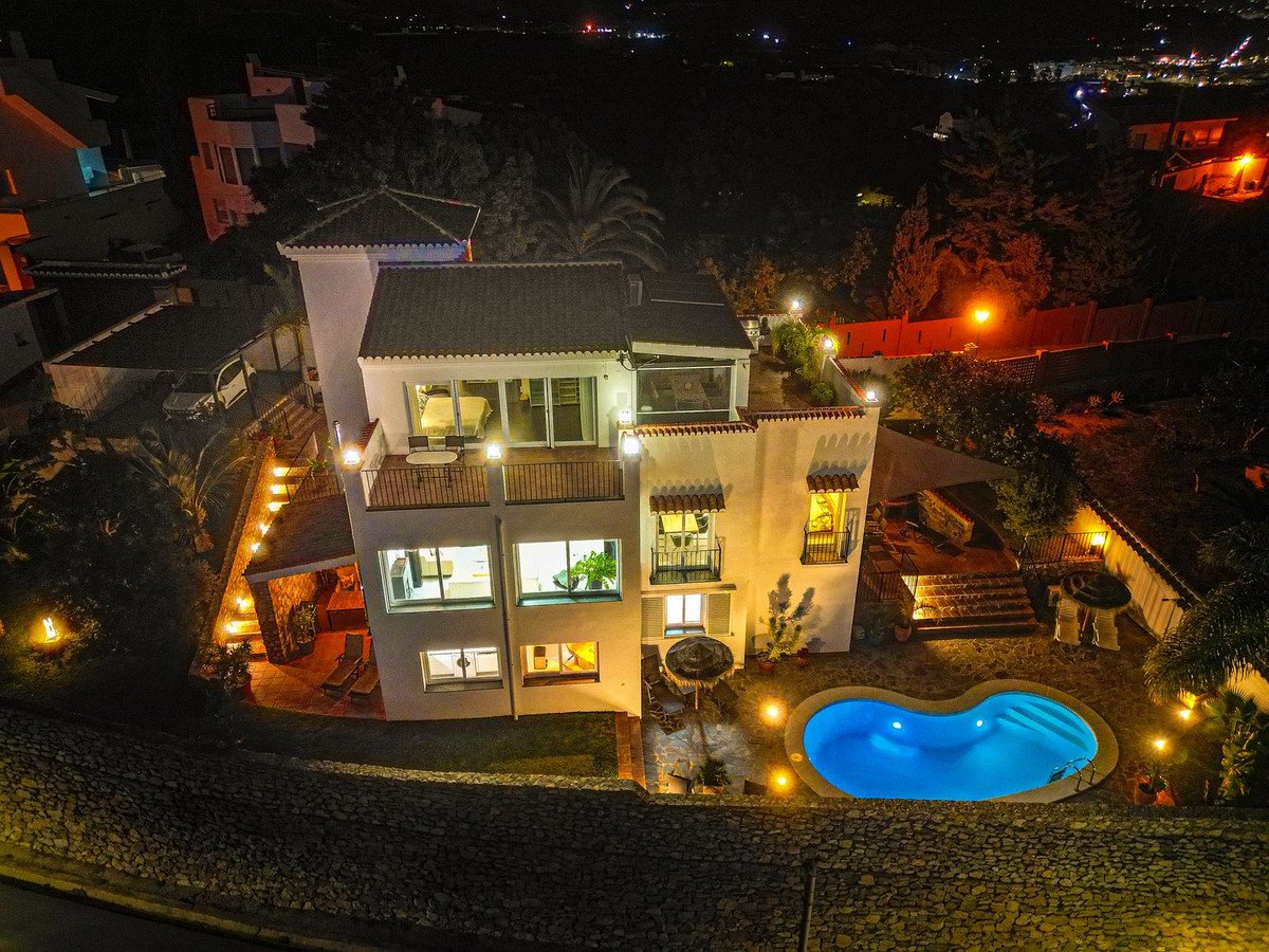 4 Bed Detached Villa in Salobreña