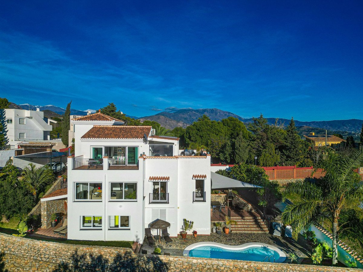 4 Bed Detached Villa in Salobreña