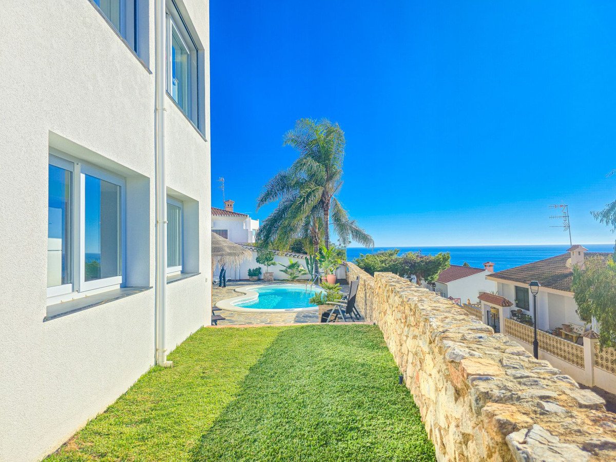 4 Bed Detached Villa in Salobreña