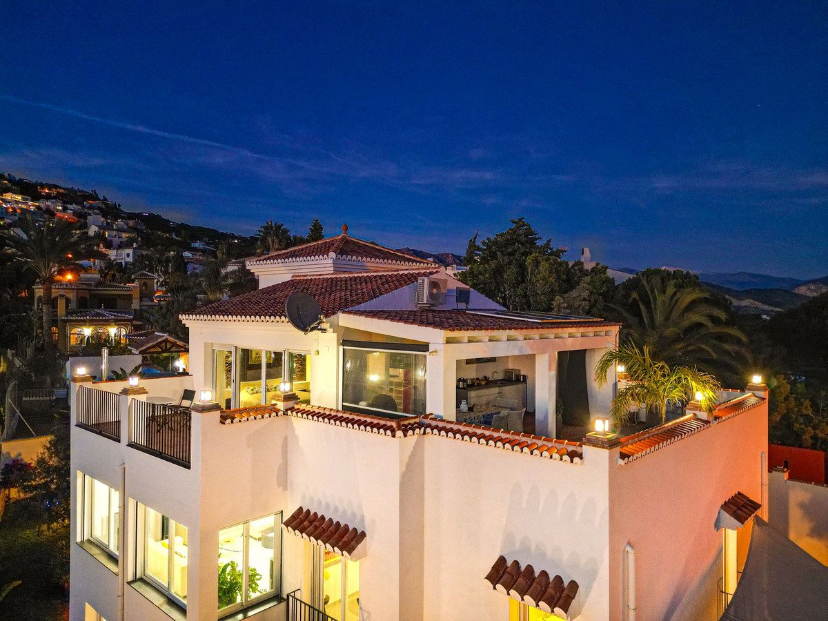 4 Bed Detached Villa in Salobreña