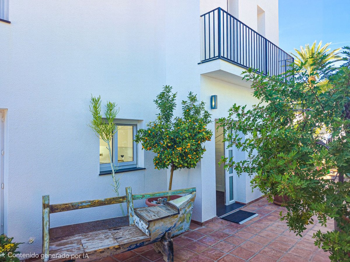 4 Bed Detached Villa in Salobreña
