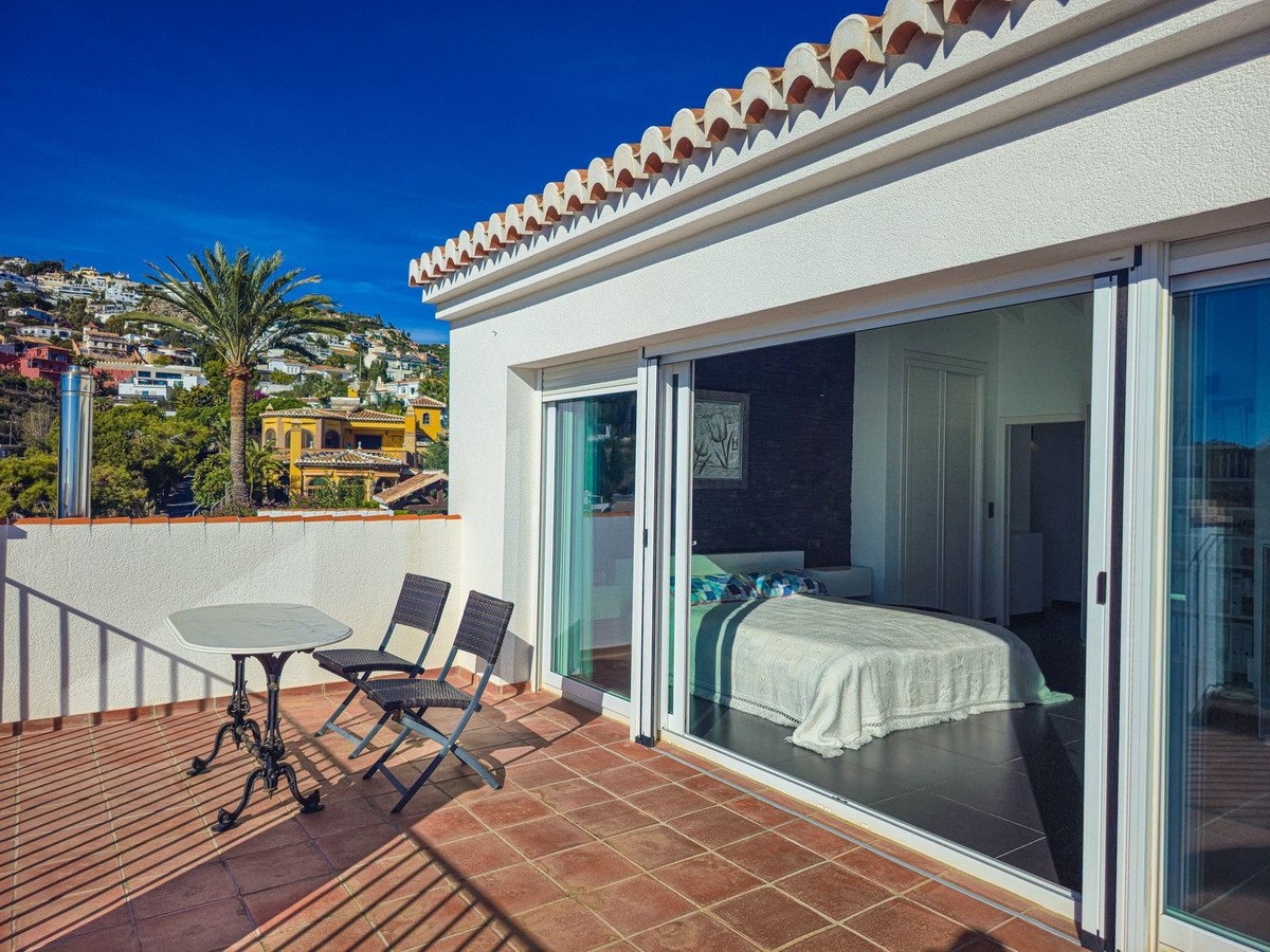 4 Bed Detached Villa in Salobreña