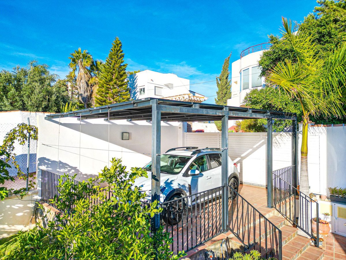 4 Bed Detached Villa in Salobreña