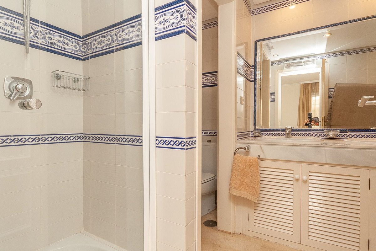 3 Bed Middle Floor Apartment in Elviria