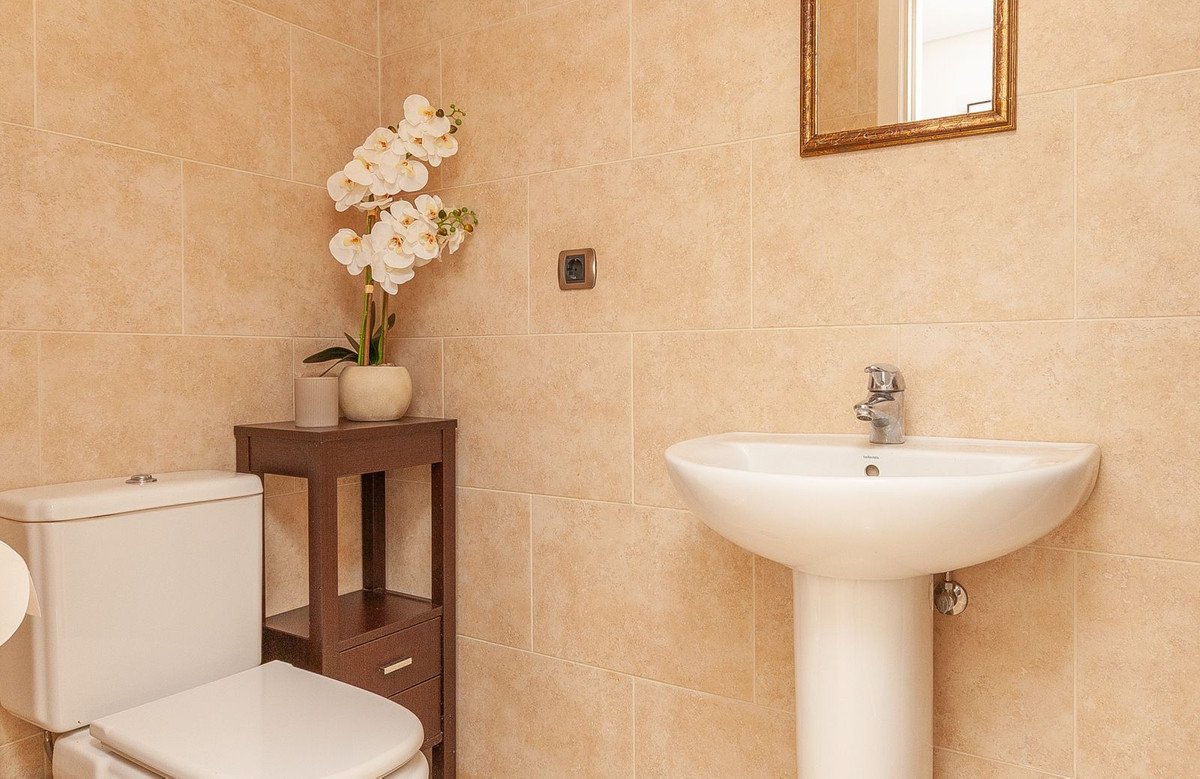 3 Bed Middle Floor Apartment in Elviria