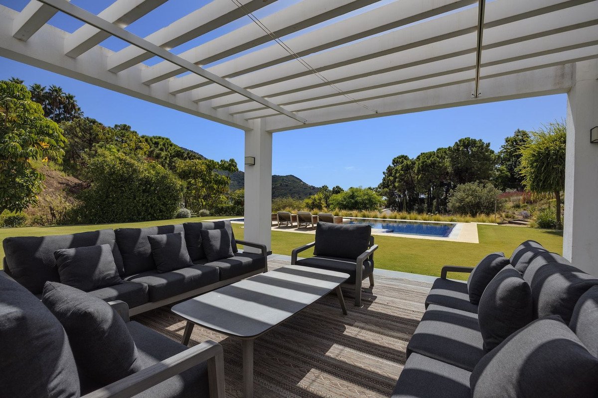4 Bed Detached Villa in Benahavís