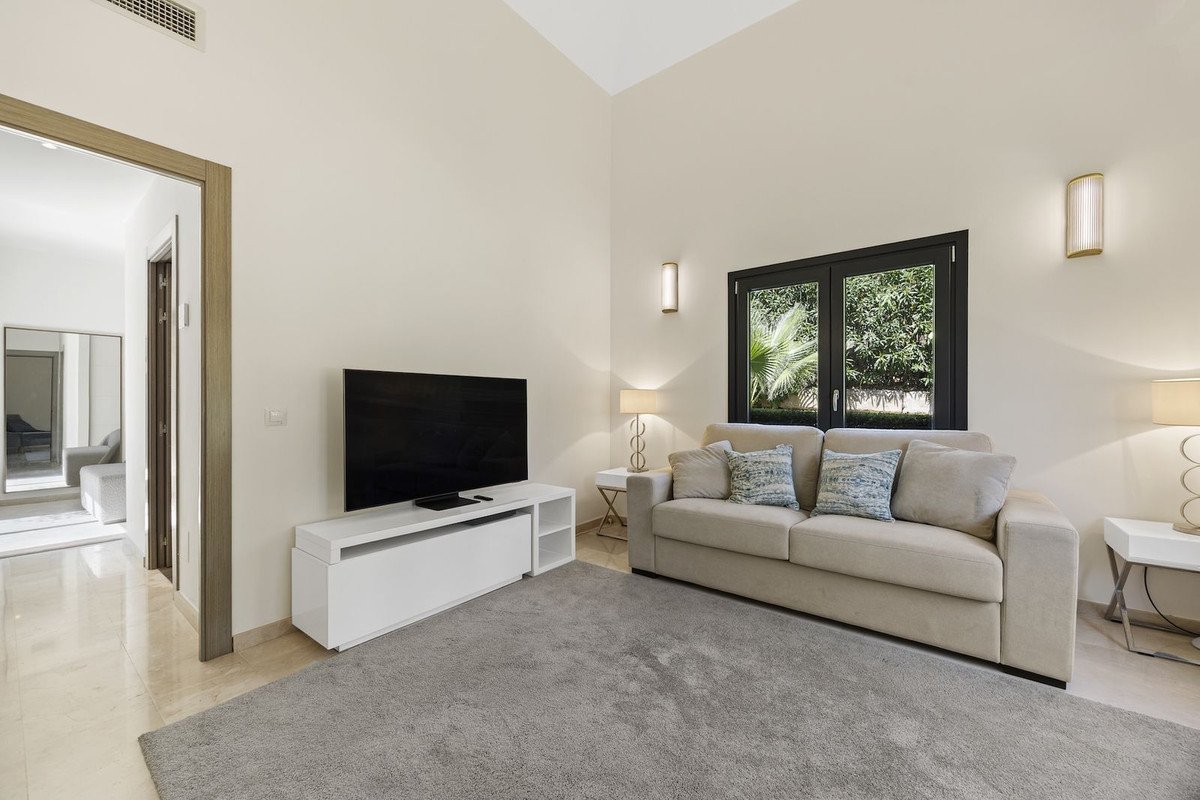 4 Bed Detached Villa in Benahavís