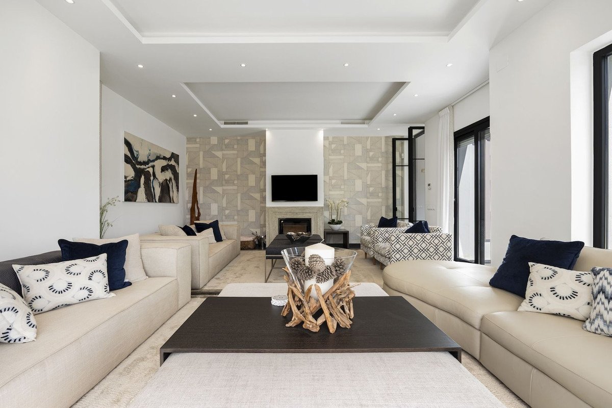 4 Bed Detached Villa in Benahavís