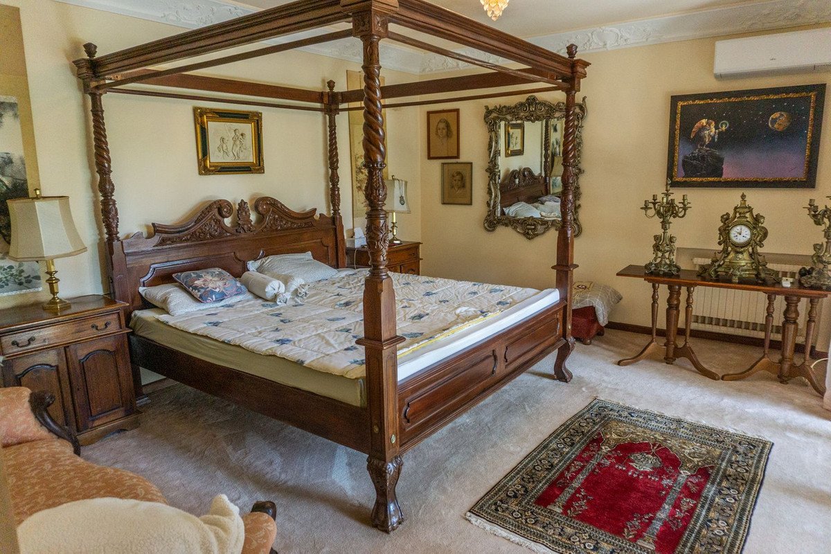 6 Bed Detached Villa in El Paraiso