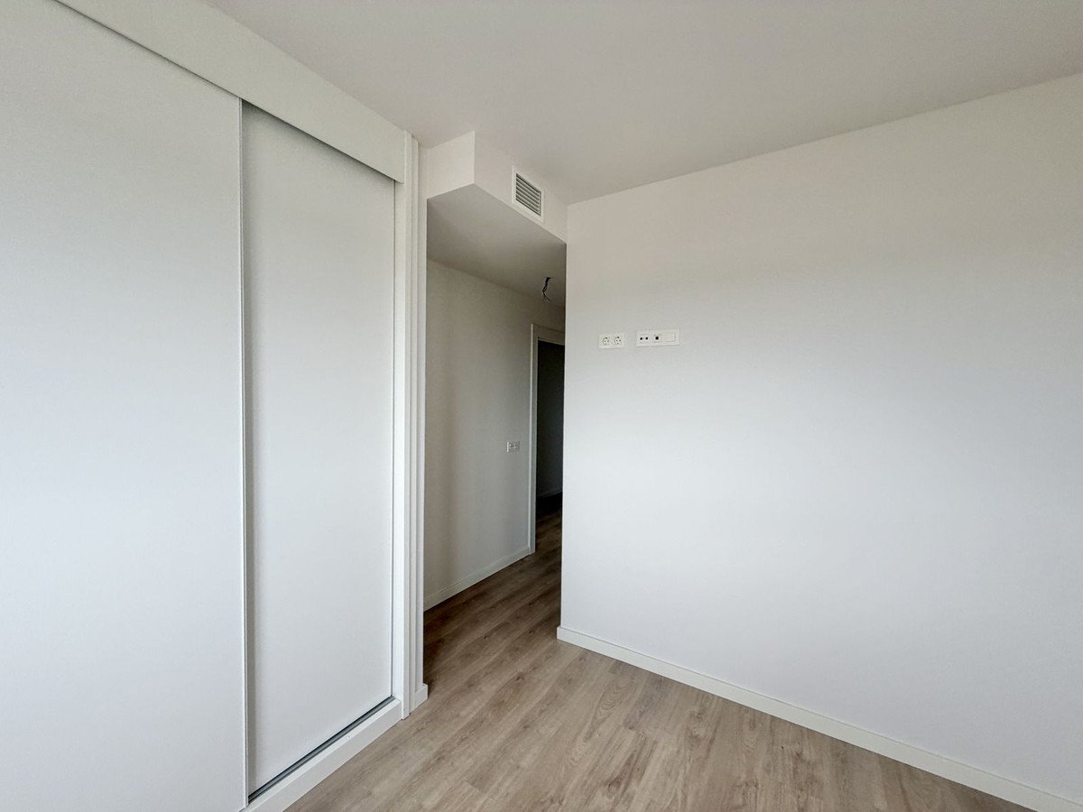 3 Bed Middle Floor Apartment in Nueva Andalucía