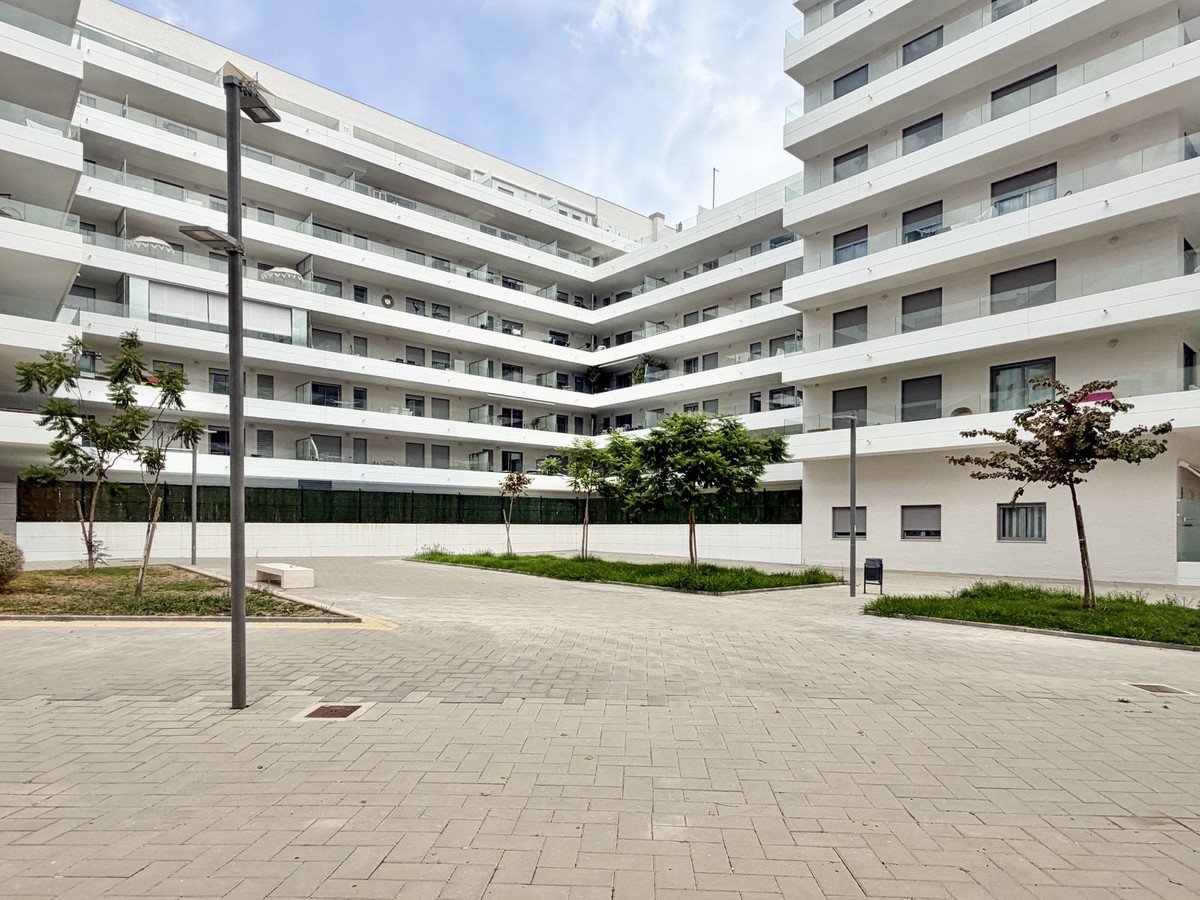 3 Bed Middle Floor Apartment in Nueva Andalucía