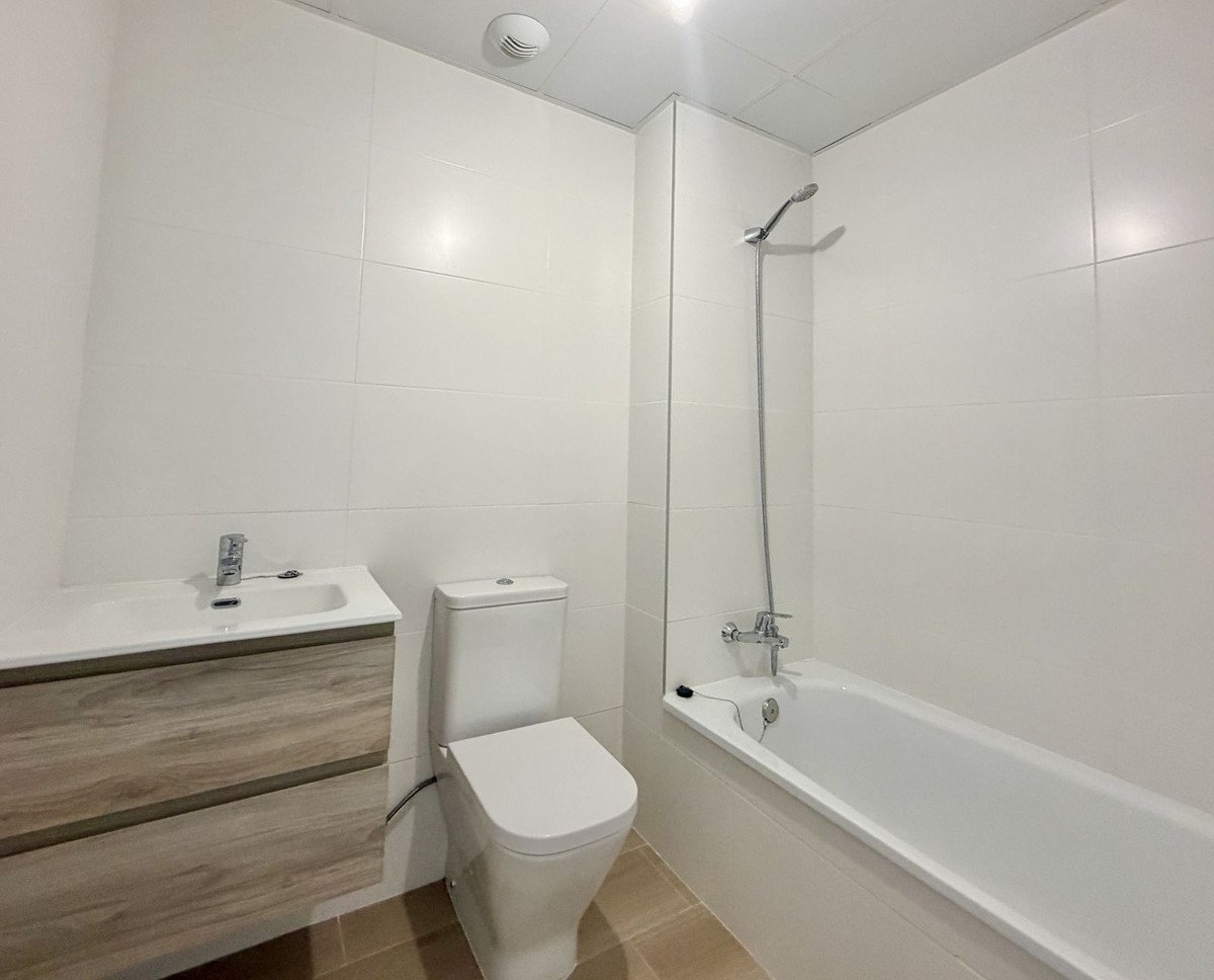 3 Bed Middle Floor Apartment in Nueva Andalucía