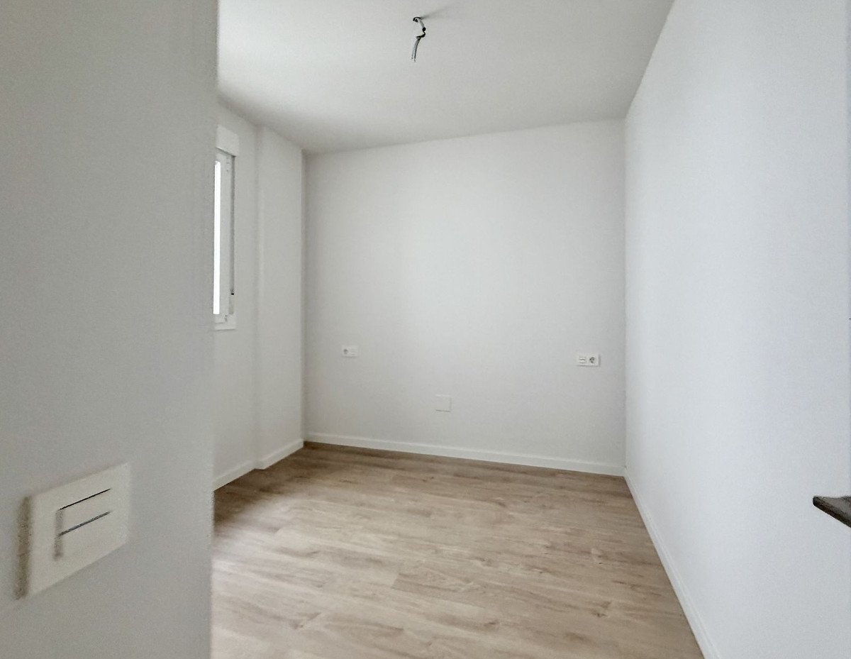 3 Bed Middle Floor Apartment in Nueva Andalucía