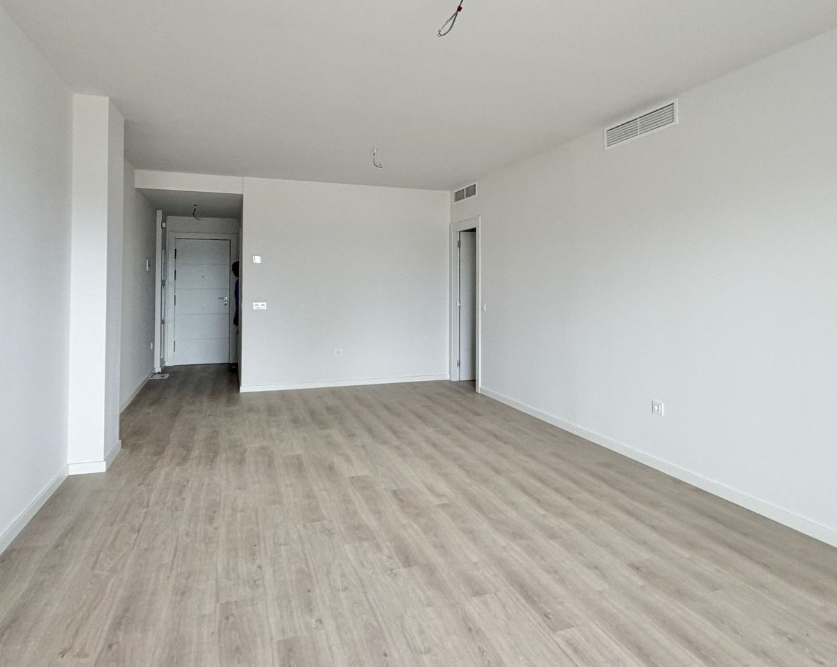 3 Bed Middle Floor Apartment in Nueva Andalucía