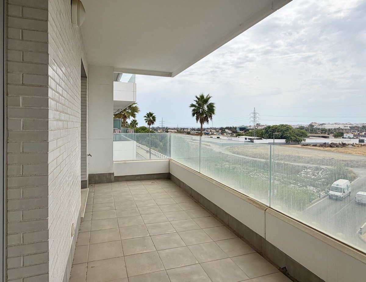 3 Bed Middle Floor Apartment in Nueva Andalucía