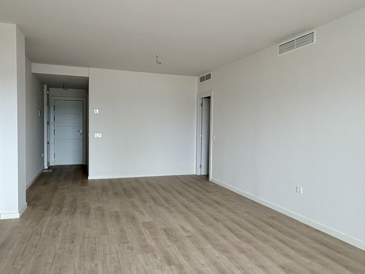 3 Bed Middle Floor Apartment in Nueva Andalucía