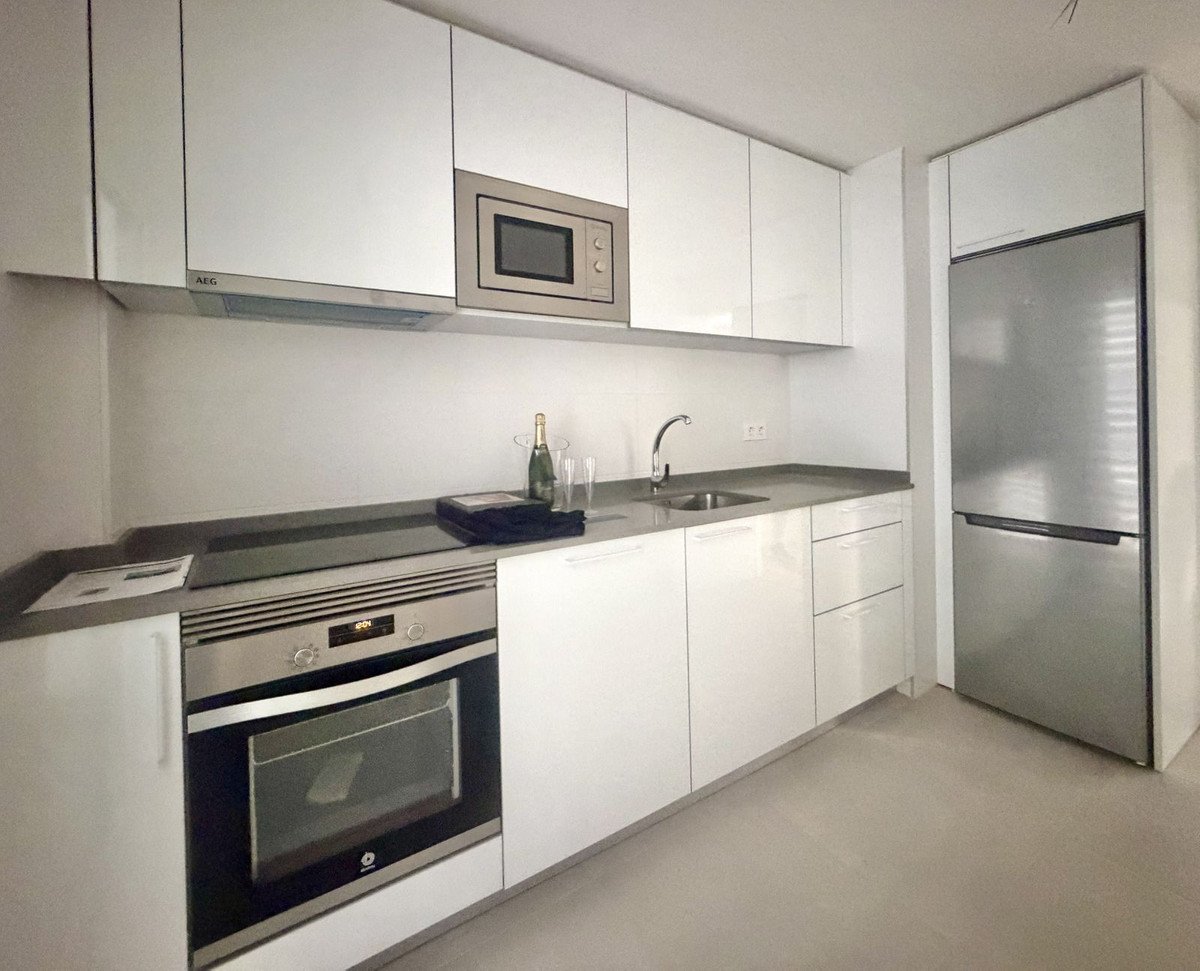 3 Bed Middle Floor Apartment in Nueva Andalucía