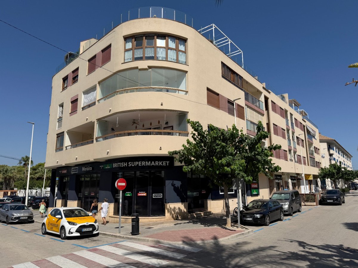 3 Bed Middle Floor Apartment in Moraira