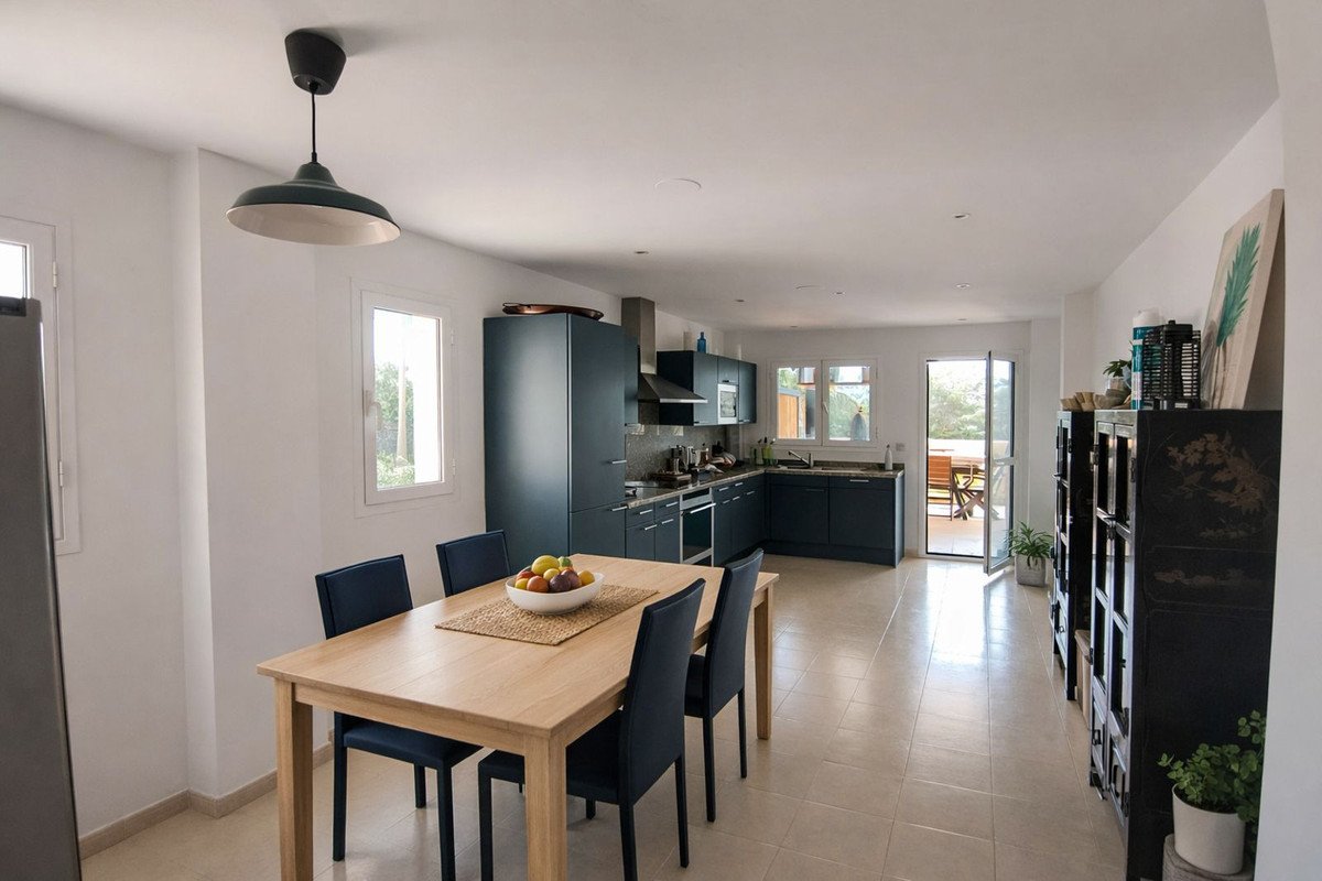 3 Bed Middle Floor Apartment in San Roque Club