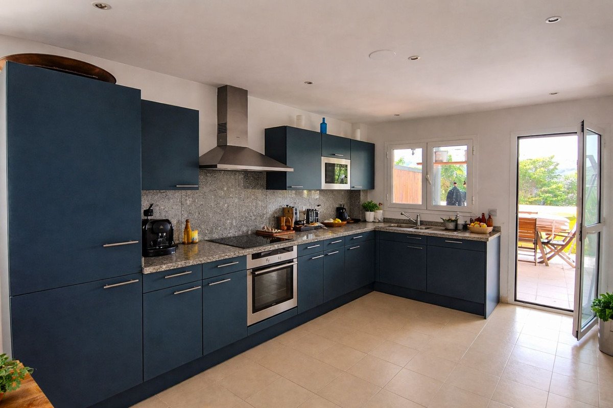 3 Bed Middle Floor Apartment in San Roque Club