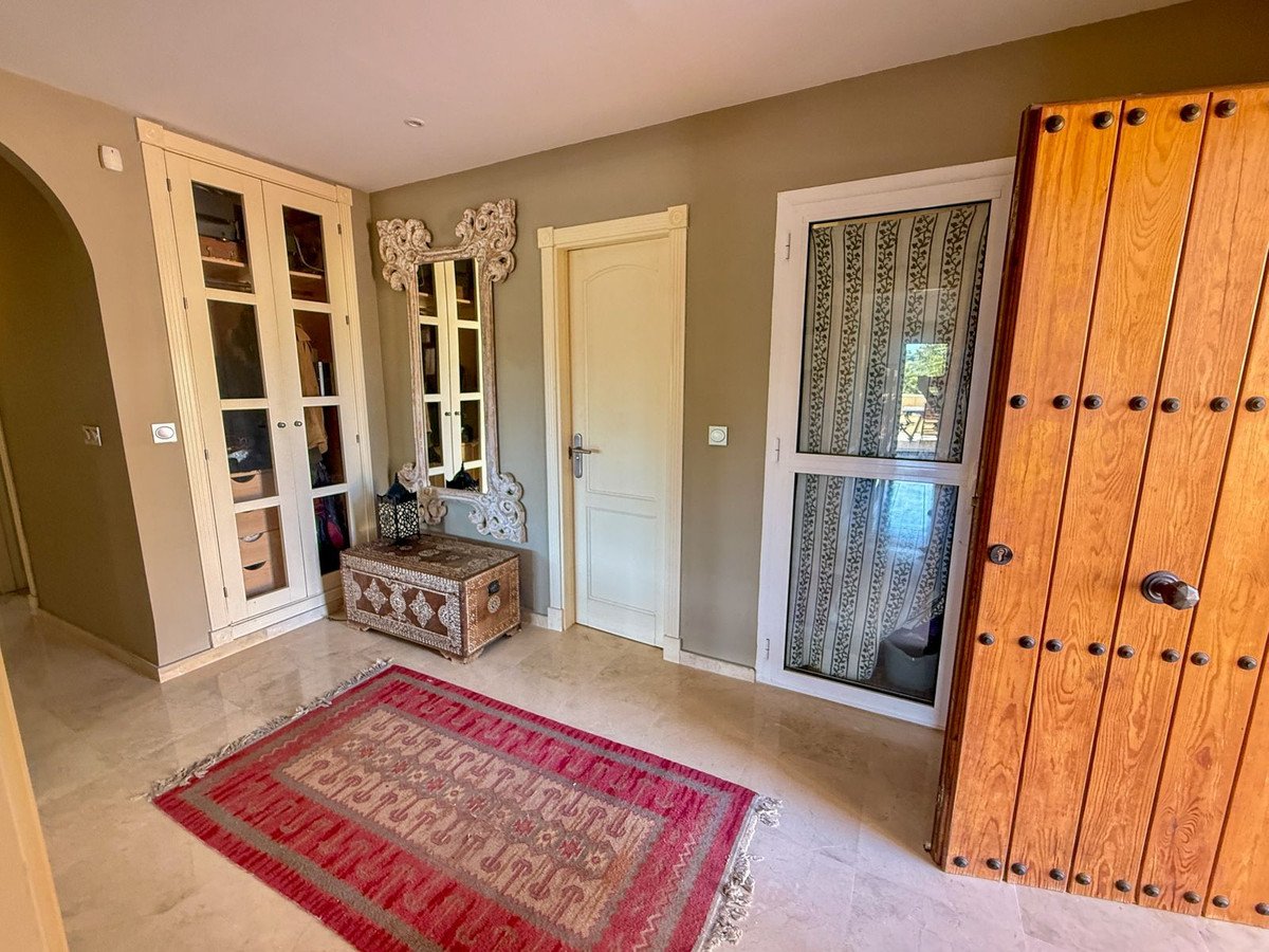 3 Bed Middle Floor Apartment in San Roque Club
