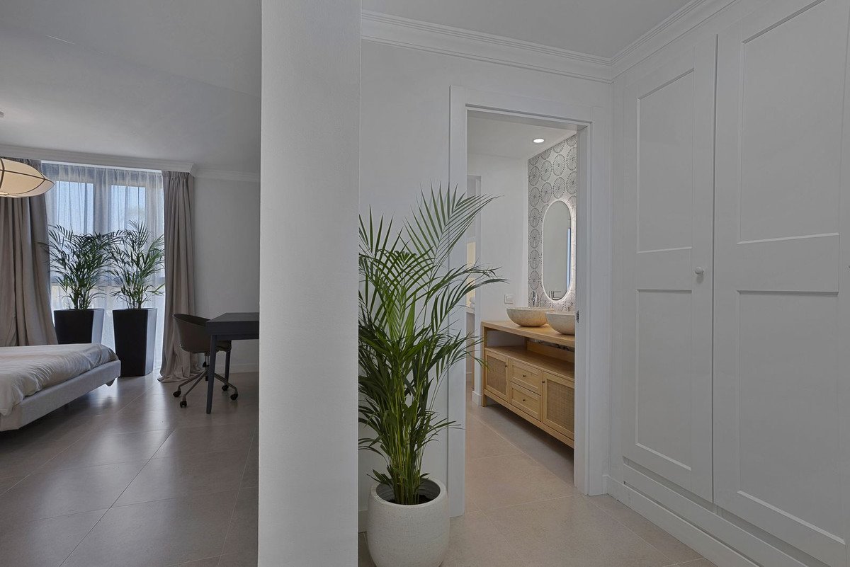 2 Bed Middle Floor Apartment in El Paraiso