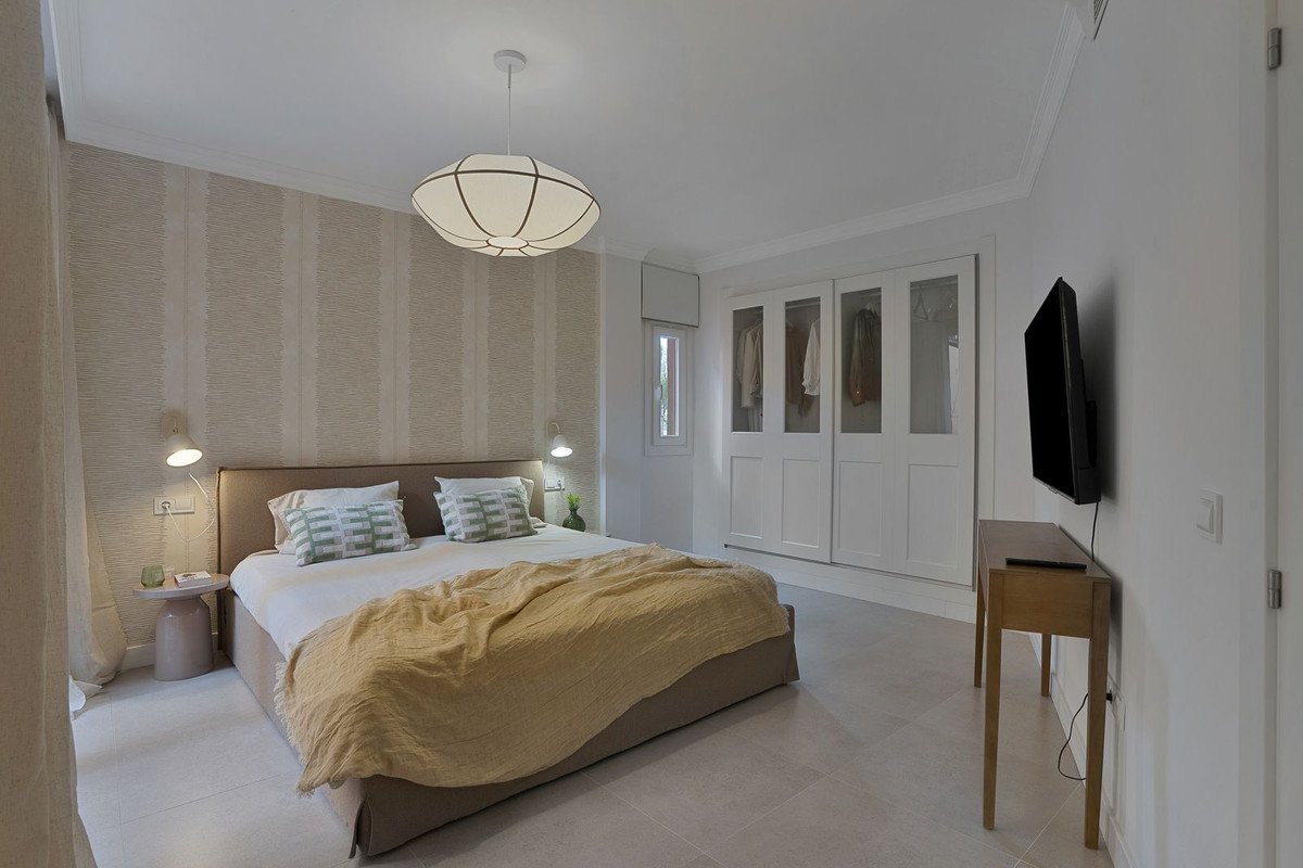 2 Bed Middle Floor Apartment in El Paraiso