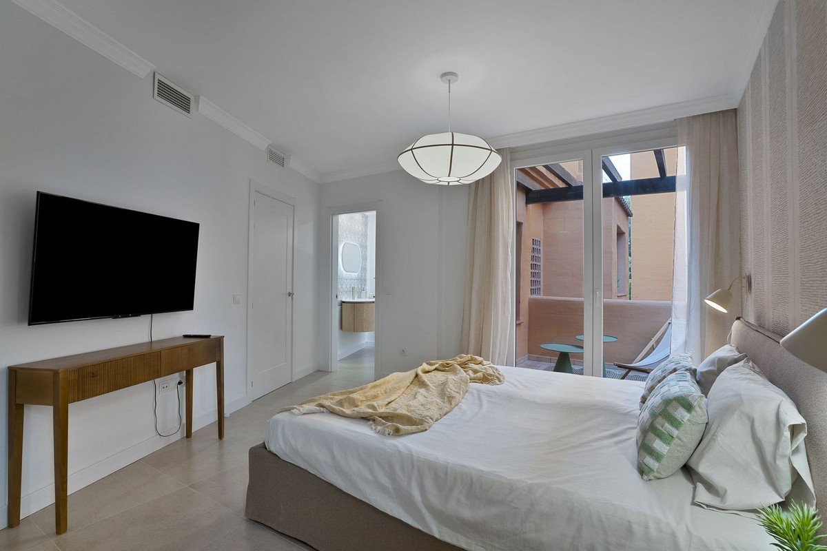 2 Bed Middle Floor Apartment in El Paraiso